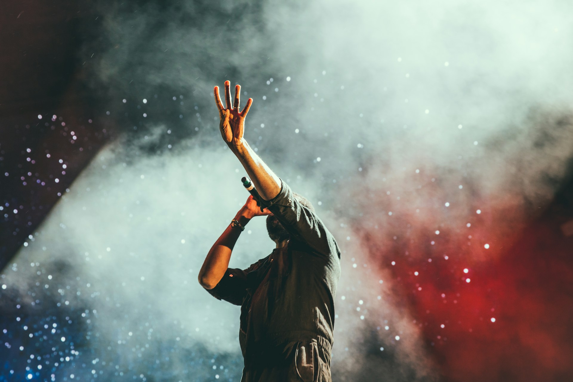 Why Independent Artists Need Smartlinks in 2026